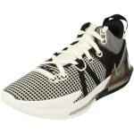 Chaussures de basketball  Nike LeBron 8 argentées Pointure 40,5 look fashion pour homme 