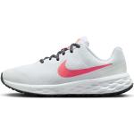 Chaussures de sport Nike Revolution 6 blanches en fil filet Pointure 38 look fashion pour garçon en promo 