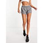 Shorts de running Nike gris Taille XL look color block pour femme en promo 