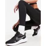 Baskets à lacets Nike Downshifter noires en caoutchouc à lacets Pointure 42 look casual pour femme en promo 