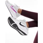 Baskets à lacets Nike Downshifter blanches en cuir réflechissantes à lacets Pointure 38 look casual pour femme 