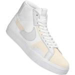 Chaussures Nike Blazer Mid blanches en caoutchouc Pointure 38,5 classiques pour homme en promo 