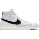 Chaussures Nike Sportswear blanches look vintage pour femme 