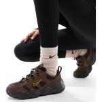 Baskets basses Nike Tech marron en caoutchouc Pointure 36,5 look casual pour femme 