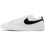 Chaussures de basketball  Nike Blazer Low blanches Pointure 37,5 look fashion pour femme 