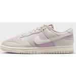 Chaussures Nike Dunk Low roses Pointure 40,5 