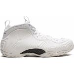 Baskets basses Nike Air Foamposite blanches en caoutchouc à bouts ronds look casual pour femme 