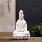 Statuettes blanches en céramique à motif Bouddha 