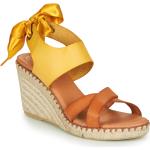 Sandales Pataugas jaunes en cuir en cuir Pointure 37 pour femme en promo 