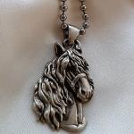 Pendentifs en argent argentés en argent à motif chevaux fait main look gothique 