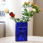 Vases en verre bleus à motif fleurs de 21 cm 