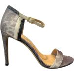 Sandales à talons de créateur Ferragamo grises en cuir Pointure 39 look fashion pour femme 