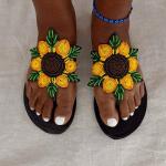 Tongs pour la fête des mères marron imprimé africain en cuir à perles en cuir pour pieds larges style ethnique pour femme 