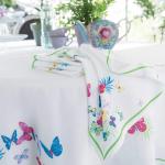 Serviettes de table blanches à motif papillons 