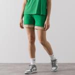 Shorts Nike Essentials verts Taille M look streetwear pour femme en promo 