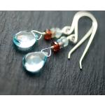 Boucles d'oreilles bleu marine en cristal à perles en argent 