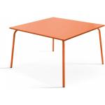 Tables de jardin carrées orange en métal 