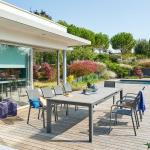 Tables jardin en bois Hesperide marron en aluminium extensibles 10 places 