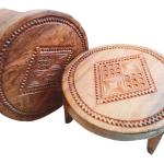 Tabourets vintage marron en bois à motif Afrique 