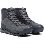 Chaussures de randonnée gris foncé en caoutchouc en gore tex réflechissantes Pointure 43 en promo 