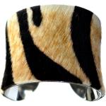 Bracelets manchette beiges nude en cuir de vache à motif tigres classiques 
