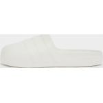 Tongs adidas Originals blanches en plastique à élastiques Pointure 42 look fashion en promo 