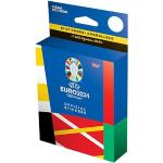 Topps Official Euro 2024 Sticker Collection - Mega Eco Box - contient 87 autocollants EURO 2024, 2 autocollants parallèles et 1 autocollant Gold Signature Series.