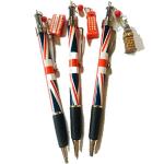 Un lot de 3 beaux stylos à breloques emblématiques de Londres avec fermoir en argent et baril de l'Union Jack.