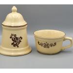 Tasses à thé marron à motif fleurs 