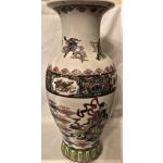 Vases chinois dorés en porcelaine milieu du siècle 