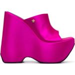 Sandales de créateur Versace rose fushia en cuir de veau en cuir à bouts carrés Pointure 37 pour femme en promo 