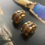 Boucles d'oreilles à clip pour fêtes de Noël dorées en or en diamant classiques 